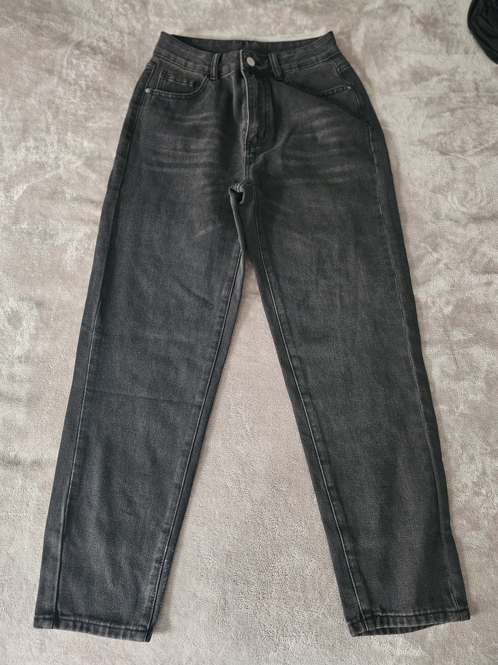 SHEIN Women's Slim Straight Black Washed Jeans